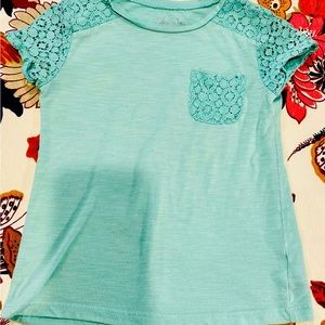 Cherokee Blue 3T short sleeve top with lace detail at sleeves